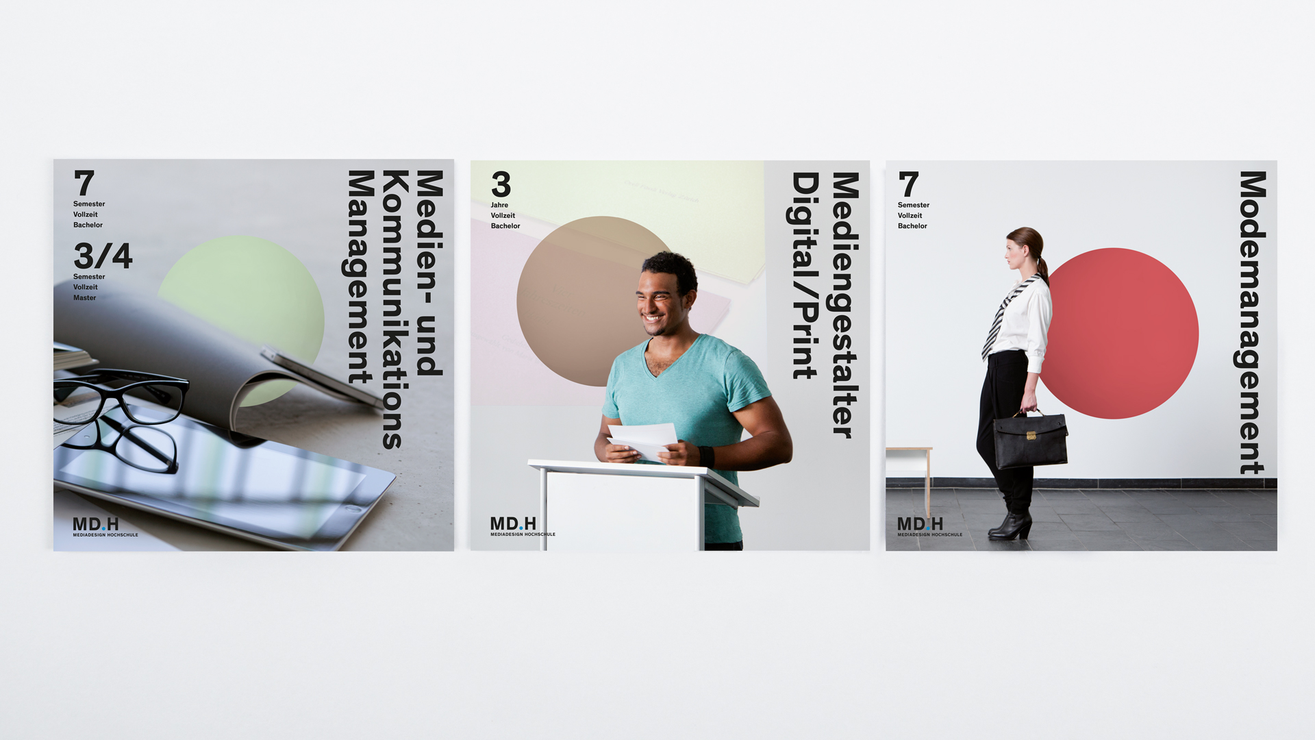 Design von Werbebroschüren einer Hochschule für drei Studiengänge