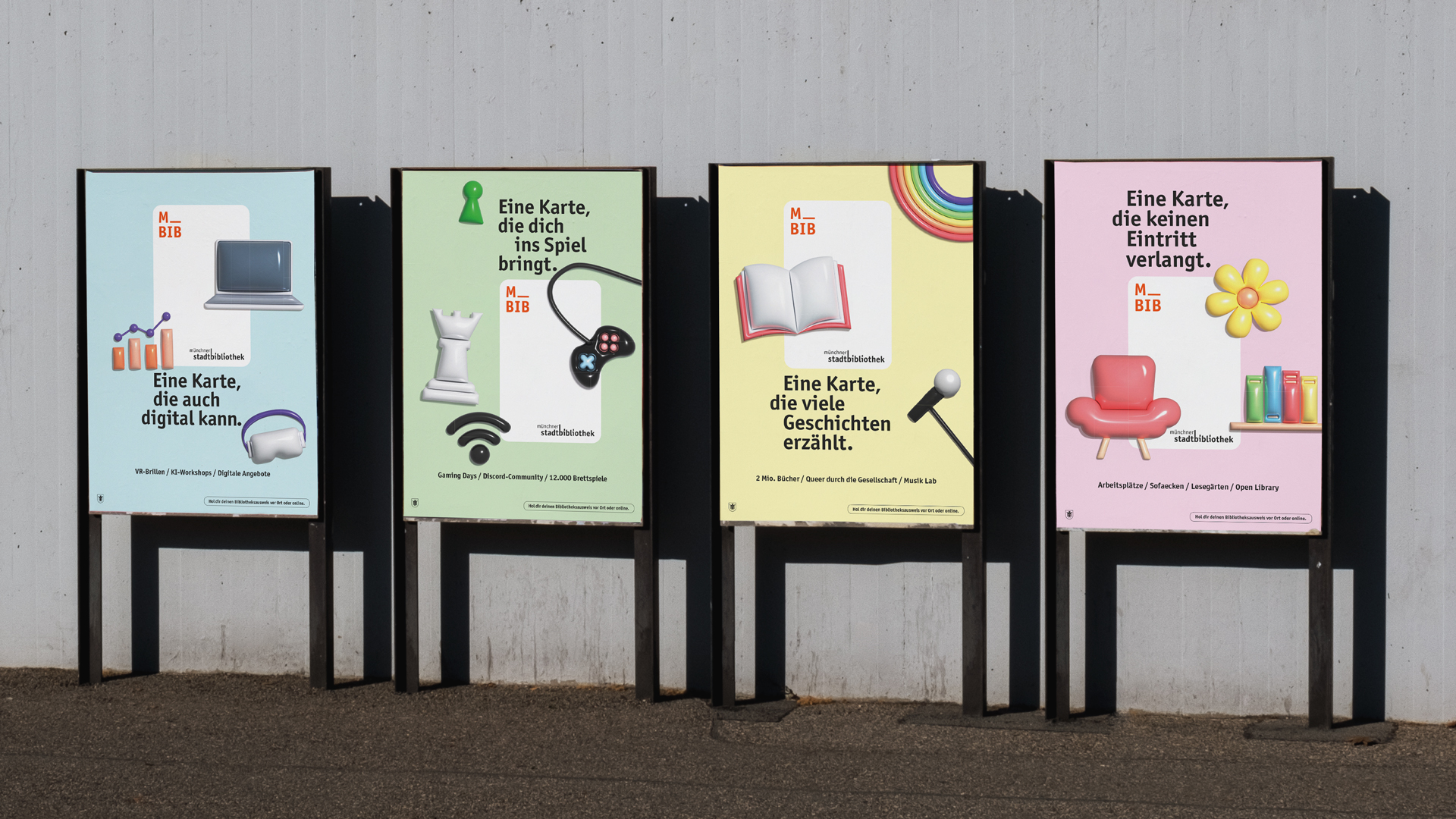 Vier Kampagnenplakate der Münchner Stadtbibliothek in unterschiedlichen Farben zu den Themen Digital, Gaming, Geschichten und freier Eintritt