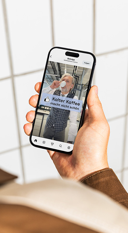 Smartphone-Mockup des Instagram-Profils 'Let's dog about science, Reel-Ansicht